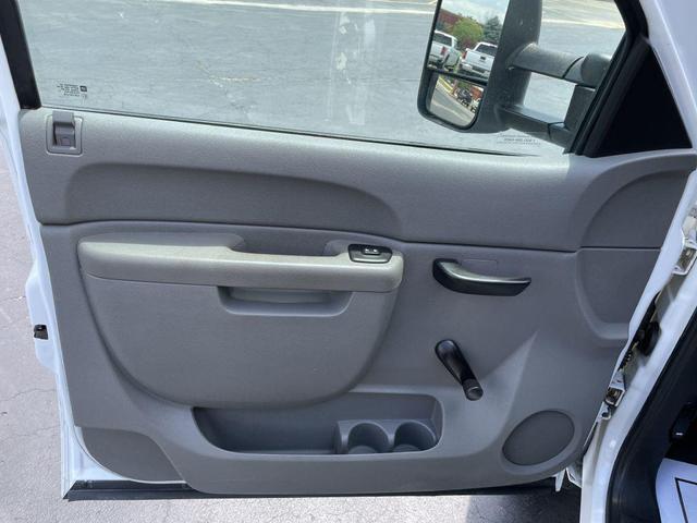 Photo of 2011 WHITE Chevrolet Silverado 3500