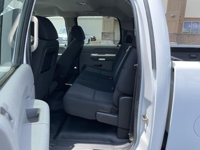 Photo of 2011 WHITE Chevrolet Silverado 3500