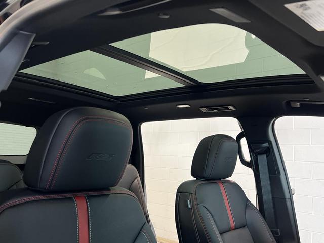 Photo of 2026 Mosaic Black Metallic Chevrolet Traverse