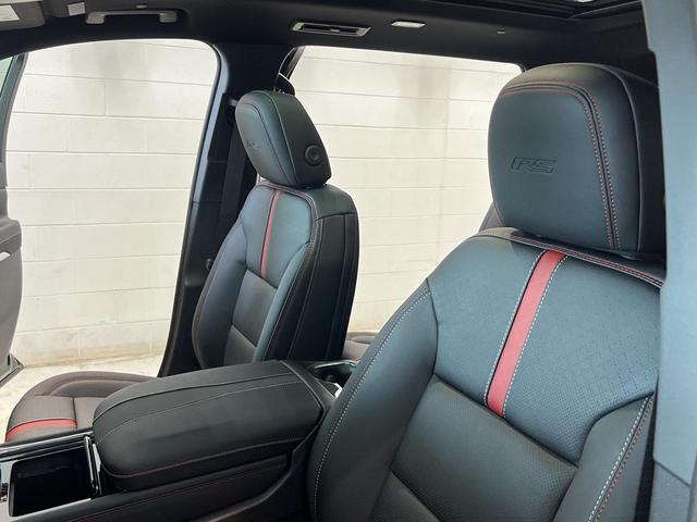 Photo of 2026 Mosaic Black Metallic Chevrolet Traverse