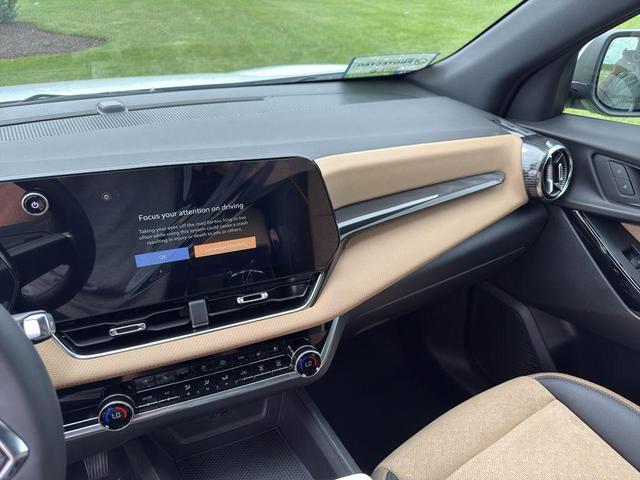 Photo of 2026 Polar White Chevrolet Equinox