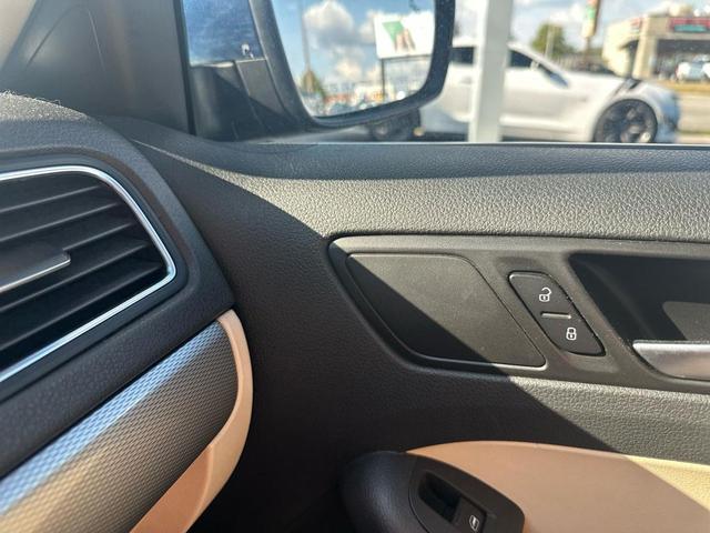 Photo of 2017 BLUE Volkswagen Jetta