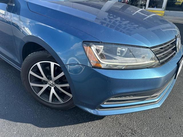 Photo of 2017 BLUE Volkswagen Jetta