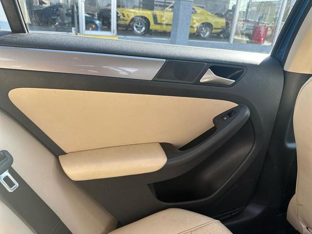 Photo of 2017 BLUE Volkswagen Jetta