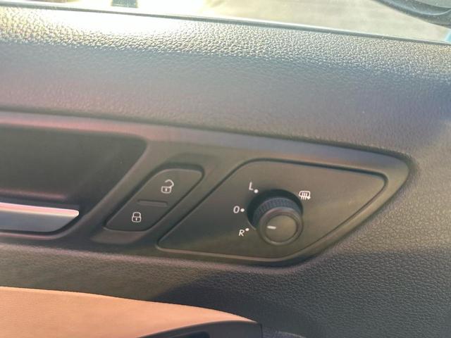 Photo of 2017 BLUE Volkswagen Jetta