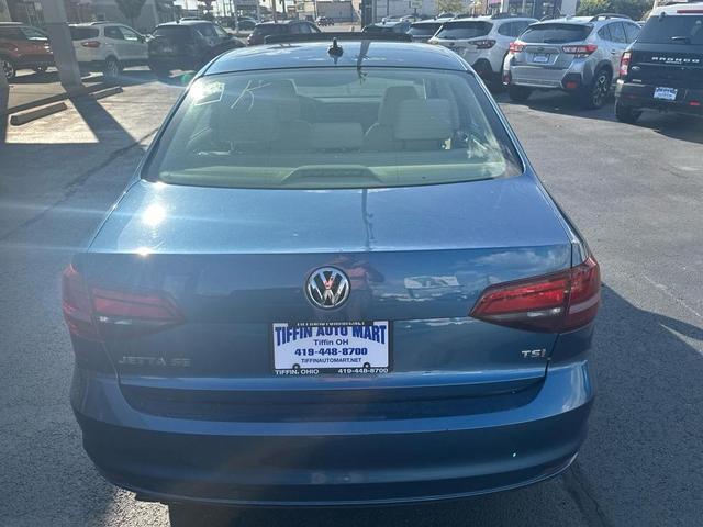 Photo of 2017 BLUE Volkswagen Jetta