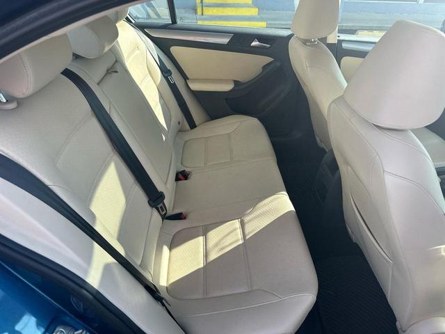 Photo of 2017 BLUE Volkswagen Jetta