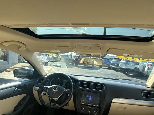Photo of 2017 BLUE Volkswagen Jetta