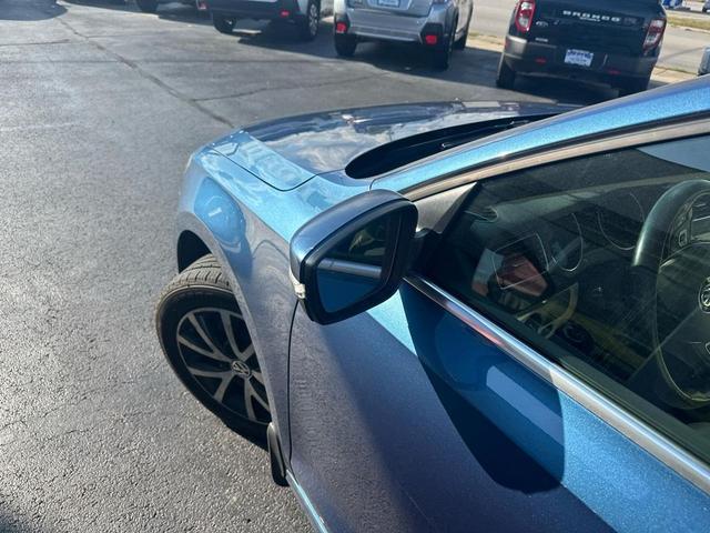 Photo of 2017 BLUE Volkswagen Jetta