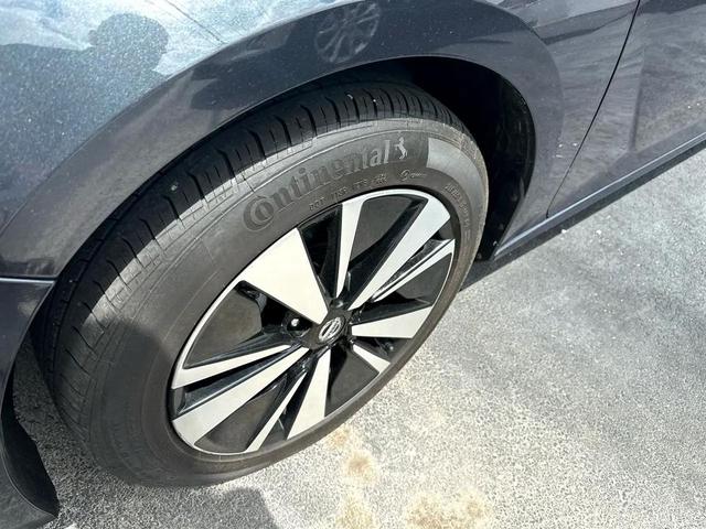 Photo of 2022 BLACK Nissan Altima
