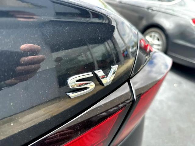 Photo of 2022 BLACK Nissan Altima
