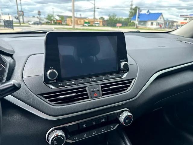 Photo of 2022 BLACK Nissan Altima