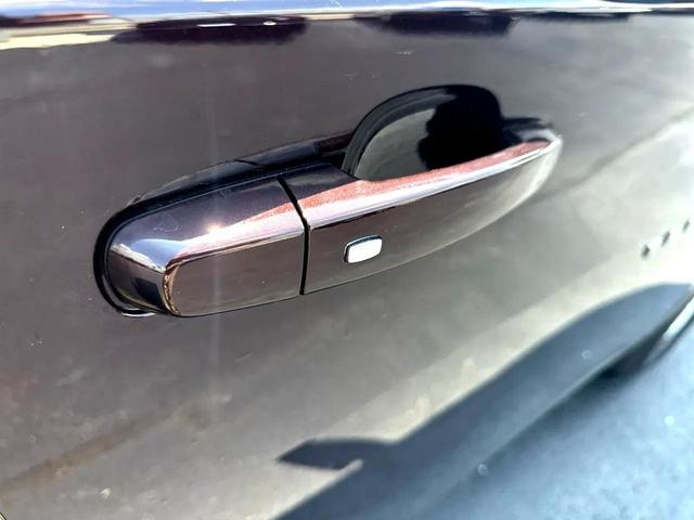 Photo of 2021 MAROON Chevrolet Traverse