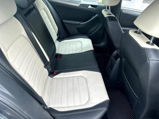Photo of 2016 GRAY Volkswagen Jetta