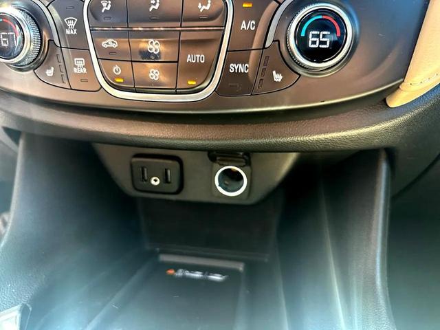 Photo of 2022 WHITE Chevrolet Traverse