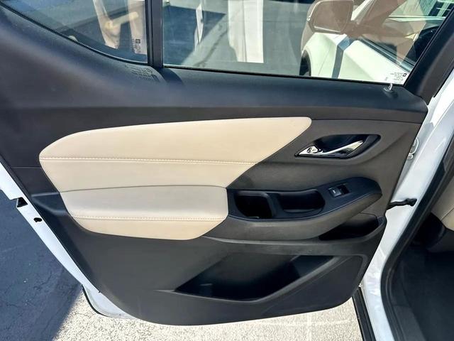 Photo of 2022 WHITE Chevrolet Traverse