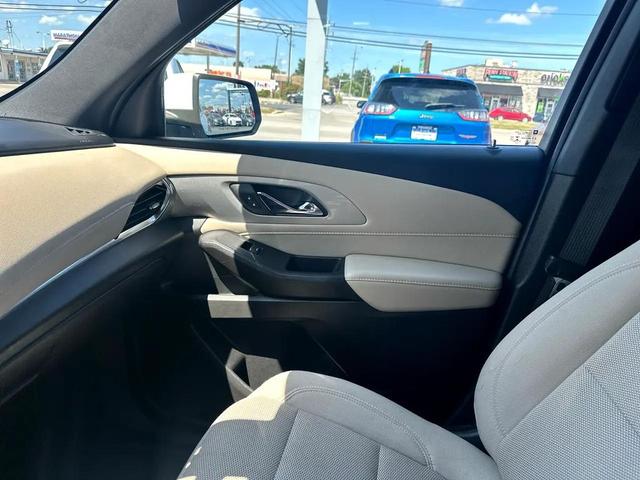 Photo of 2022 WHITE Chevrolet Traverse