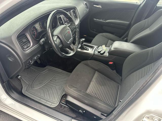 Photo of 2018 WHITE Dodge Charger