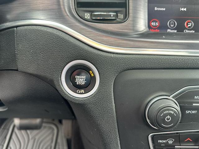 Photo of 2018 WHITE Dodge Charger