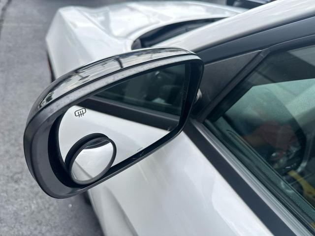 Photo of 2018 WHITE Dodge Charger