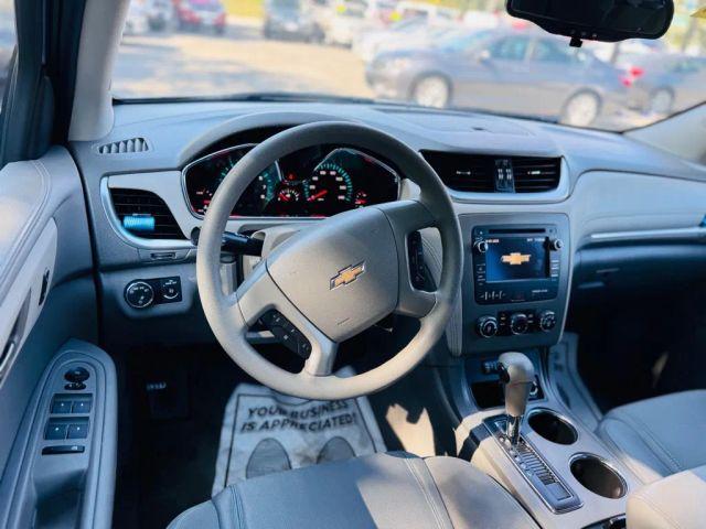 Photo of 2017 Silver Chevrolet Traverse