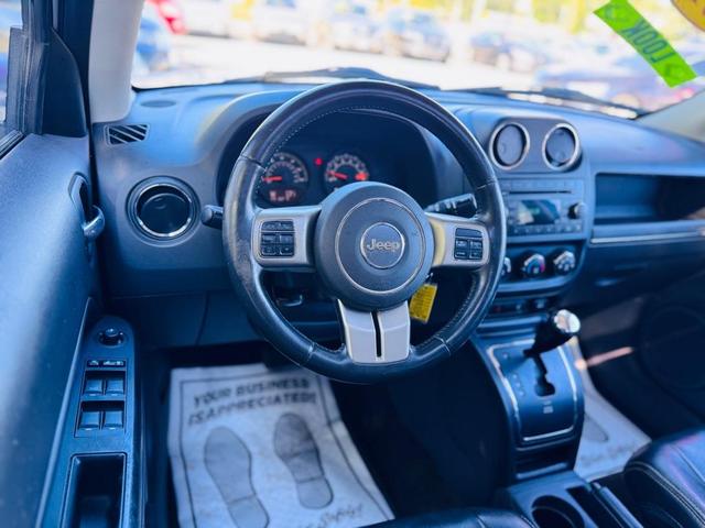 Photo of 2014 White Jeep Patriot