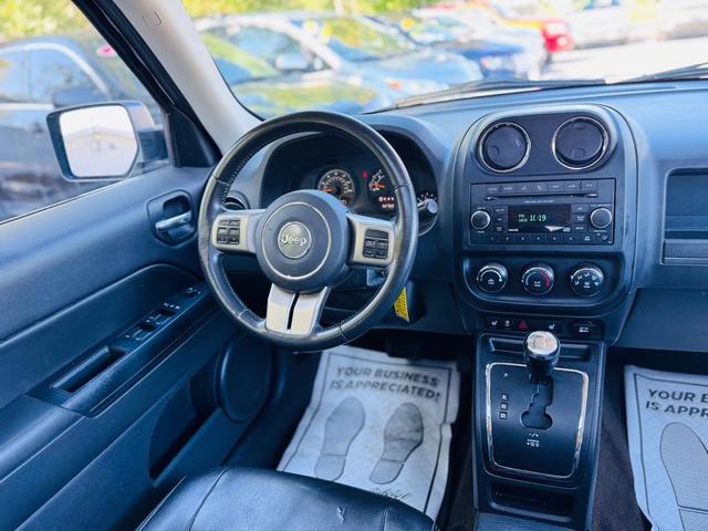 Photo of 2014 White Jeep Patriot