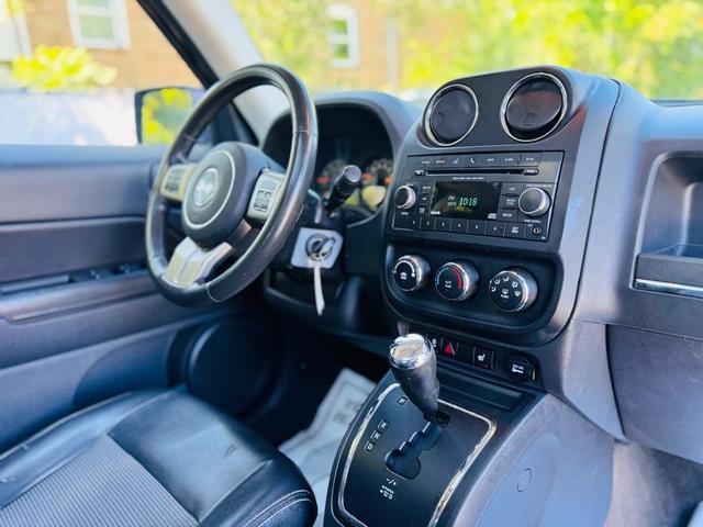 Photo of 2014 White Jeep Patriot