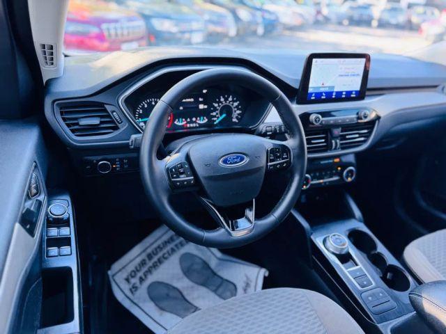 Photo of 2022 White Ford Escape