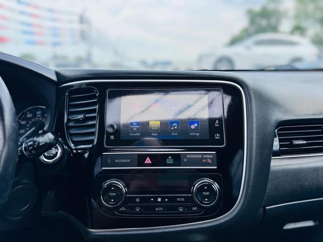Photo of 2019 Gray Mitsubishi Outlander