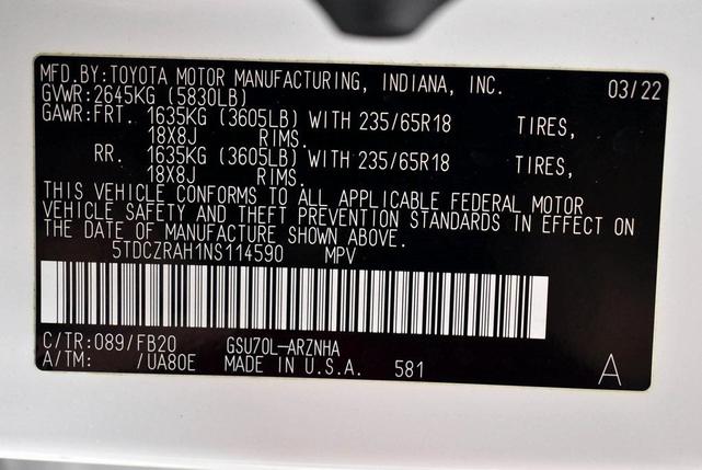 Photo of 2022 Pearl Toyota Highlander