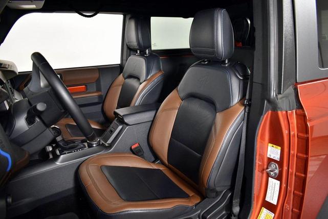 Photo of 2023 Hot Pepper Red Metallic Tinted Clearcoat Ford Bronco
