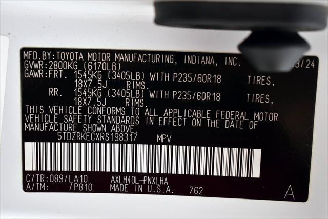 Photo of 2024 Pearl Toyota Sienna