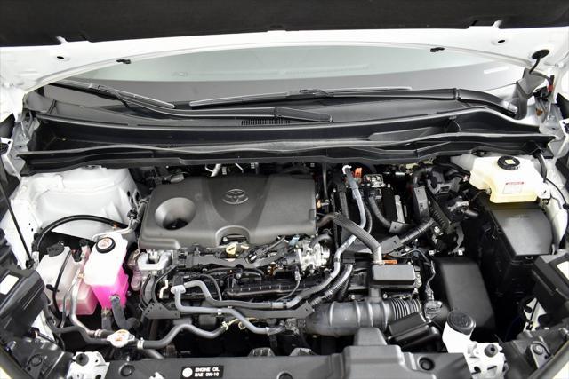 Photo of 2024 Pearl Toyota Sienna