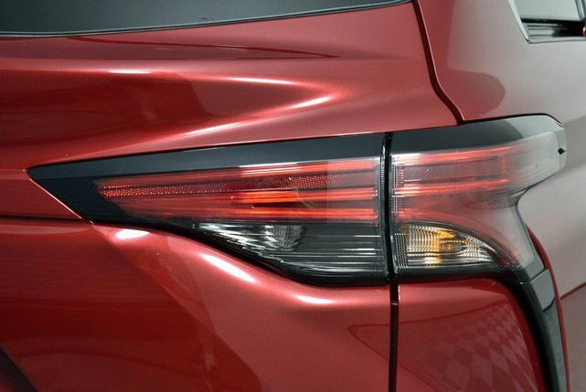 Photo of 2023 Pearl Toyota Sienna