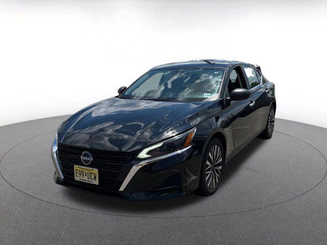 Photo of 2024 Super Black Nissan Altima