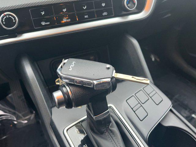 Photo of 2024 Gravity Gray Kia Sportage