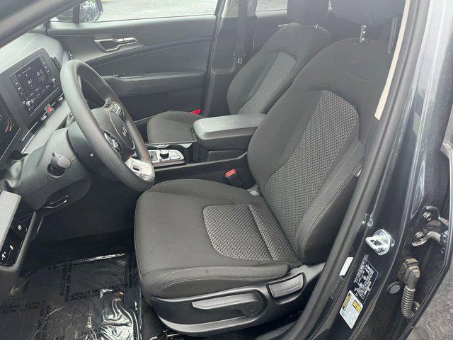 Photo of 2024 Gravity Gray Kia Sportage