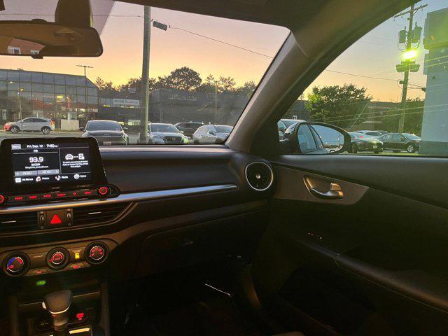 Photo of 2024 Deep Sea Blue Kia Forte