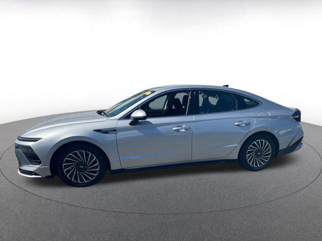 Photo of 2024 Aero Silver Hyundai SONATA Hybrid