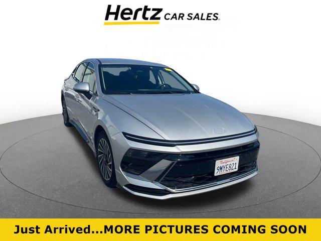 Photo of 2024 Aero Silver Hyundai SONATA Hybrid