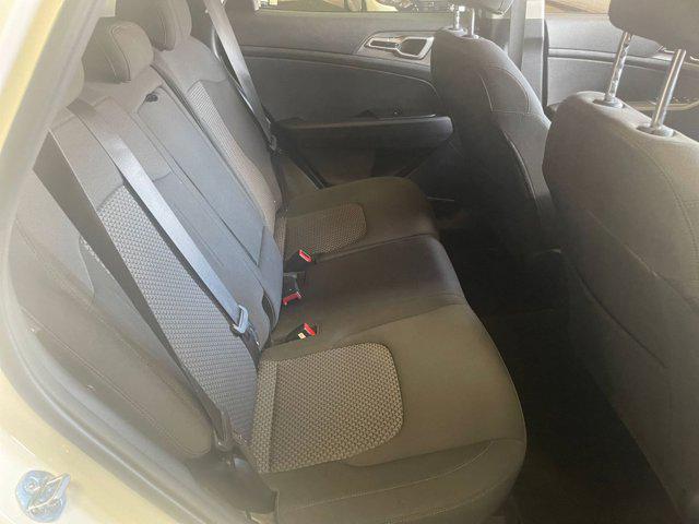 Photo of 2024 Snow White Pearl Kia Sportage