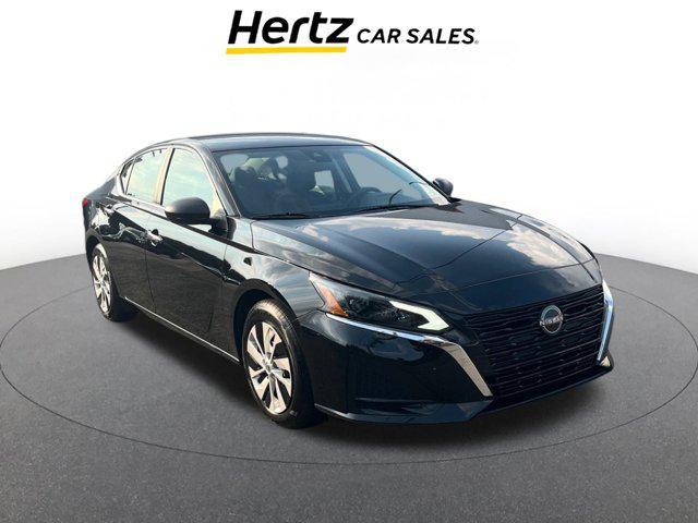 Photo of 2024 Super Black Nissan Altima