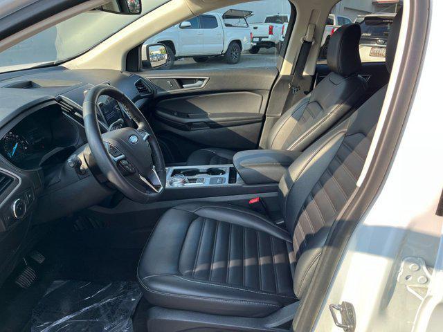 Photo of 2024 Oxford White Ford Edge