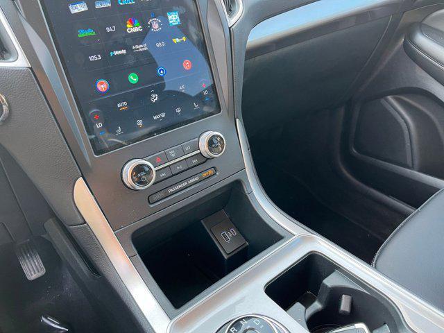 Photo of 2024 Oxford White Ford Edge