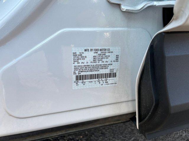 Photo of 2024 Oxford White Ford Edge