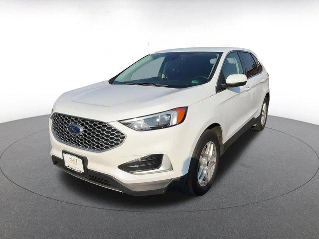 Photo of 2024 Oxford White Ford Edge