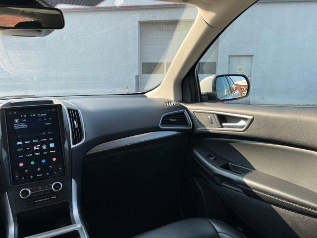 Photo of 2024 Oxford White Ford Edge