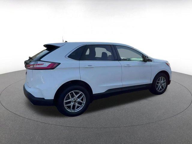 Photo of 2024 Oxford White Ford Edge