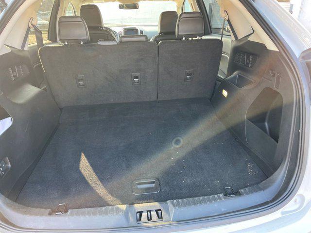 Photo of 2024 Oxford White Ford Edge